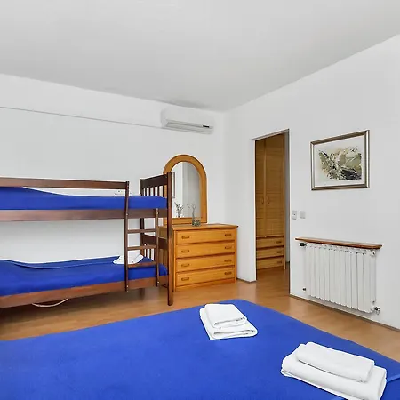 Quadruple Uvala Pokrivenik 2069n Πανσιόν Σπλιτ